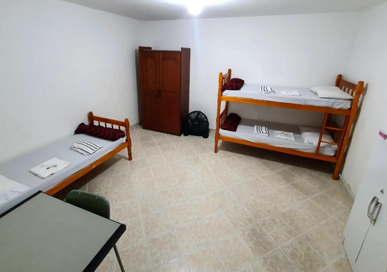 Hostel Airport Rooms Diadema Exterior foto